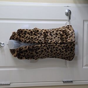 B.tru leopard print Faux Fur Vest Size‎ Small